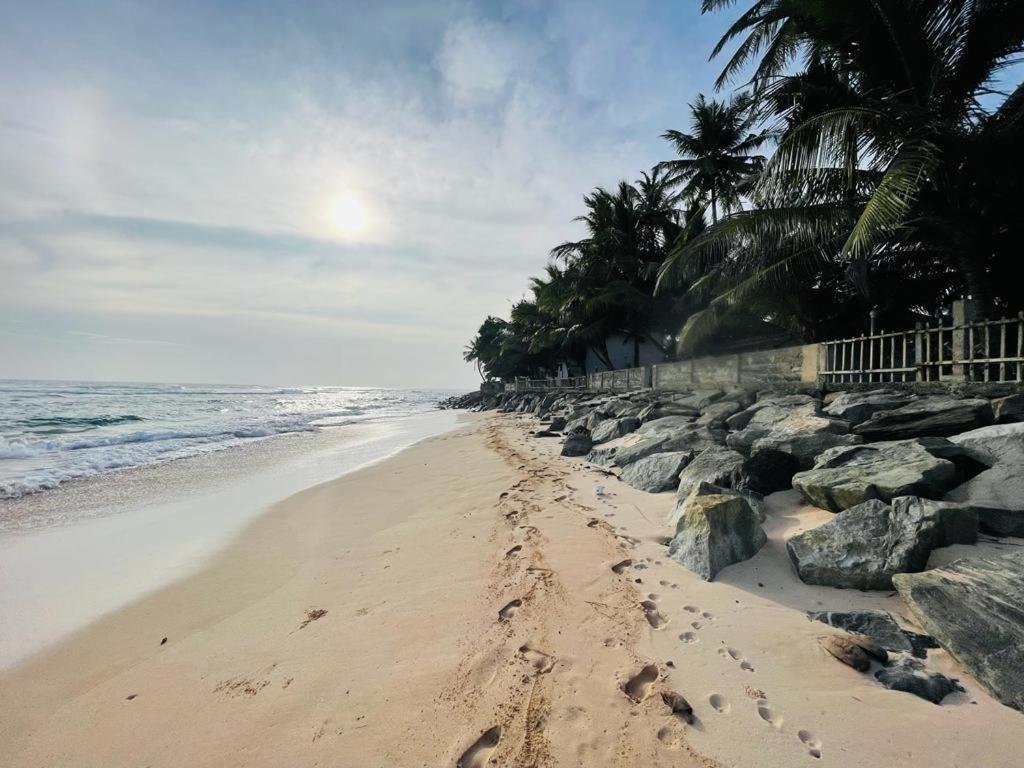 Rainbow Surf Beach 호텔 코갈라 외부 사진