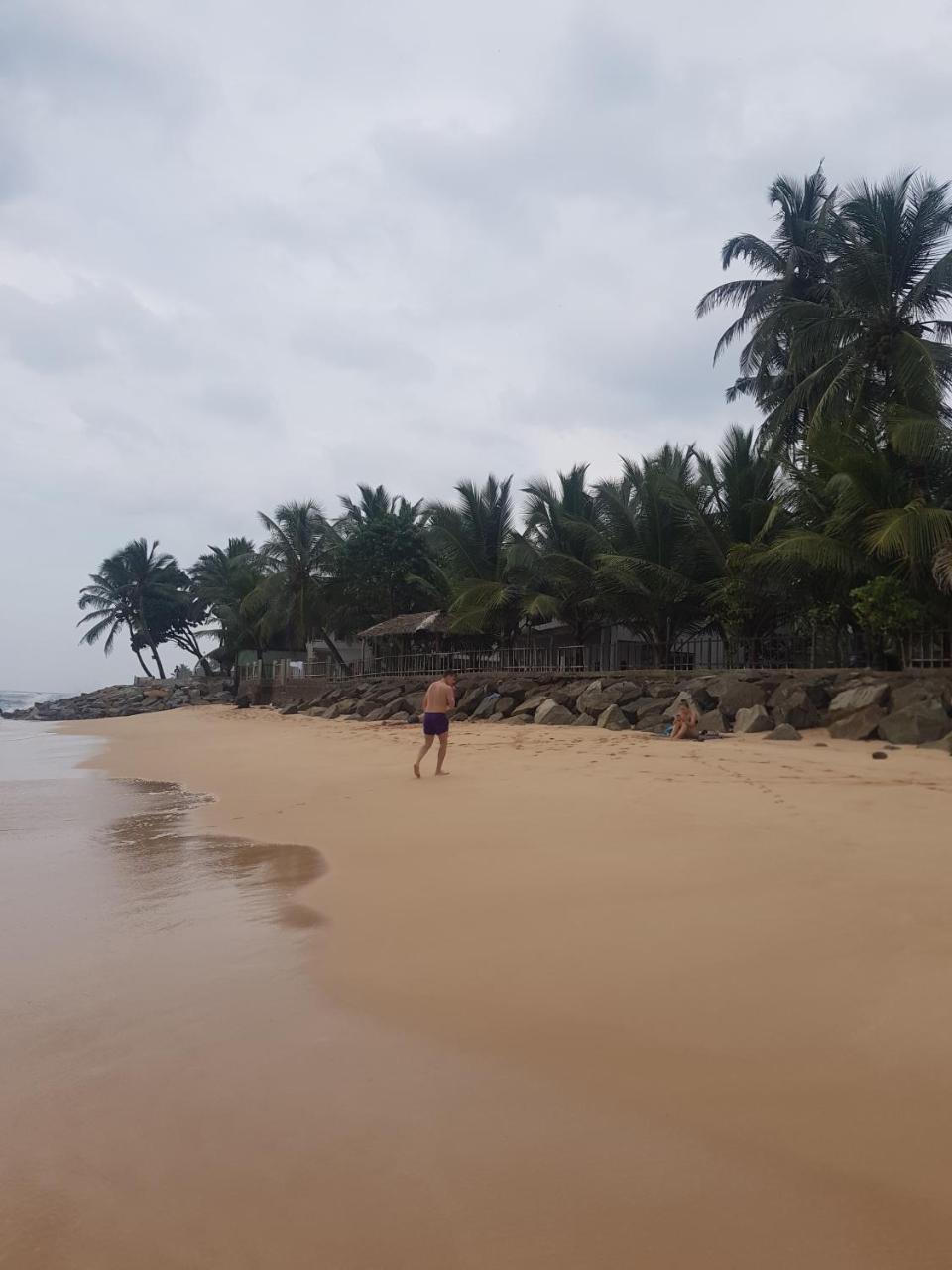 Rainbow Surf Beach 호텔 코갈라 외부 사진